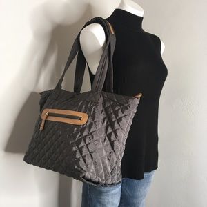Gray Quilted Nylon Tote/Travel Bag w/Matching Wristlet/Pouch